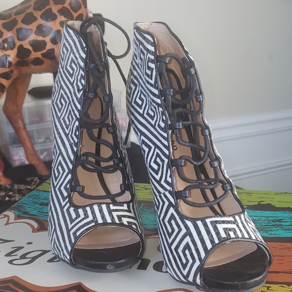Boots - Picture 2 of 4